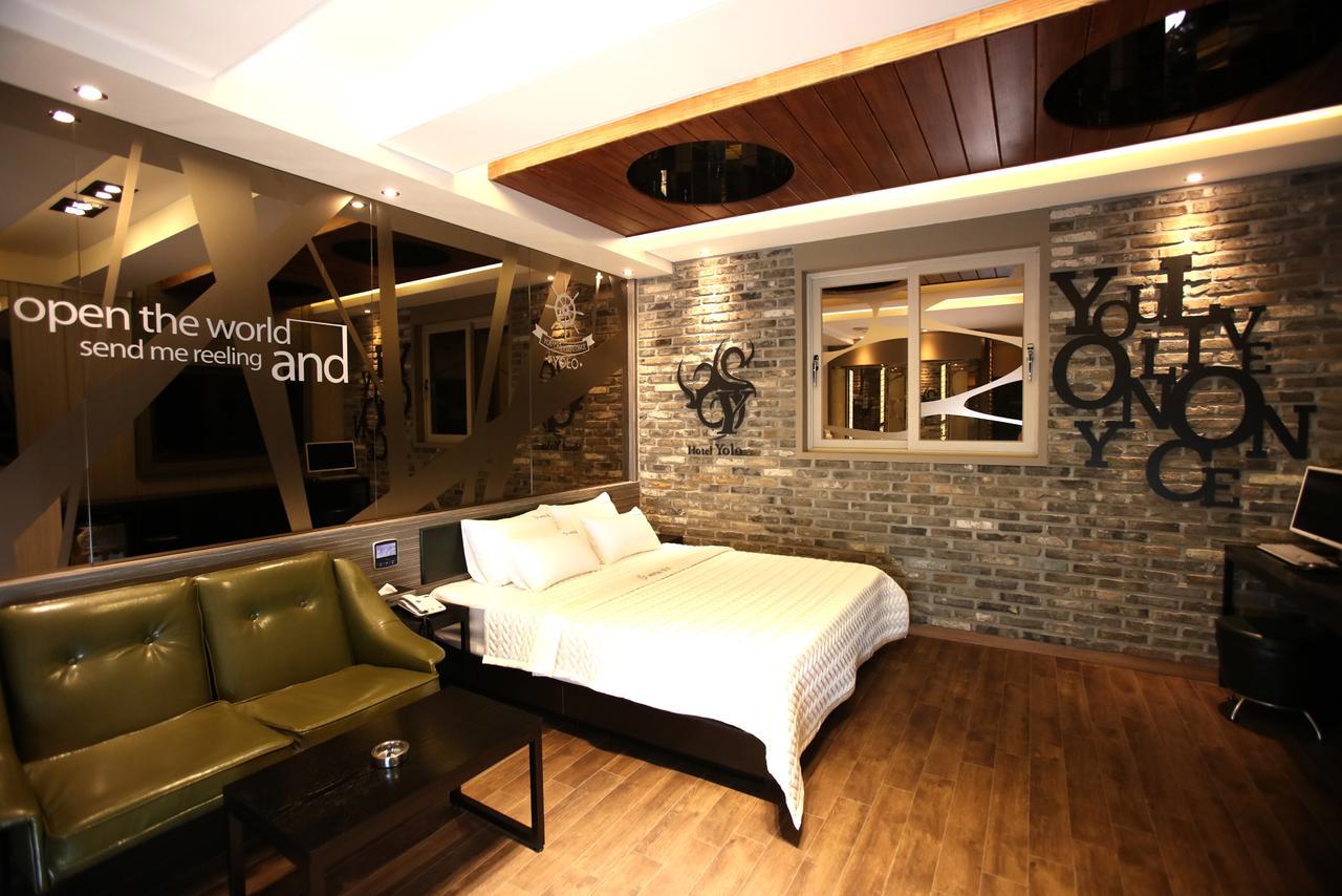 โรงแรมโยโล Chongnae-dong ภายนอก รูปภาพ